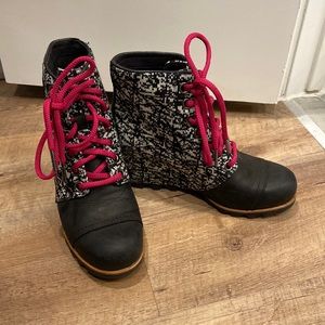 Sorel 2.5” wedge ankle boots